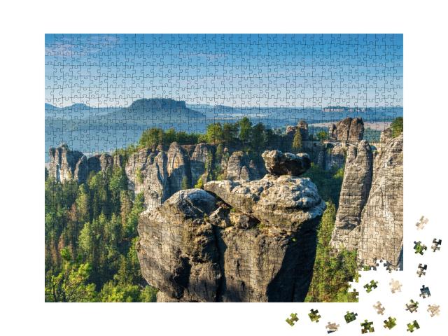 Puzzle de 1000 pièces « Pont de Bastei et formations rocheuses dans la vallée de l'Elbe, Parc national de la Suisse saxonne »