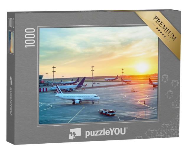 Puzzle de 1000 pièces « Aéroport dans un beau coucher de soleil »