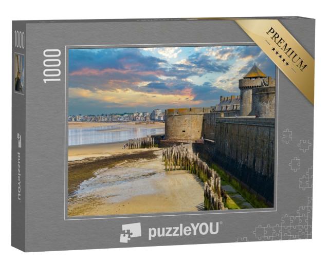 Puzzle de 1000 pièces « Skyline de la côte de la Manche et anciens remparts de la ville de Saint-Malo »