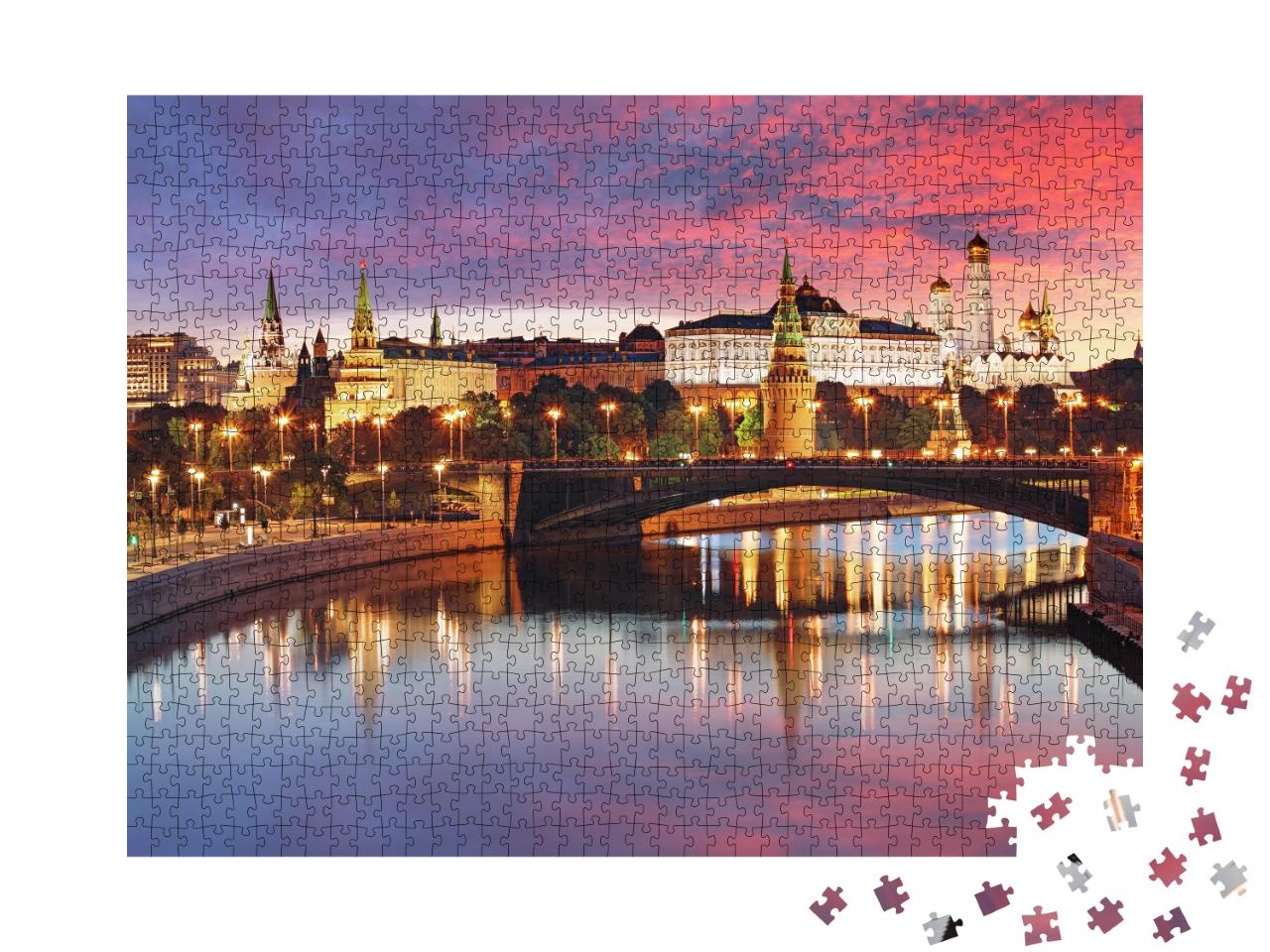 Puzzle de 1000 pièces « Skyline de la ville de Moscou au coucher du soleil »