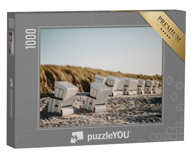 Puzzle de 1000 pièces « Chaises de plage couvertes en cas de vent »