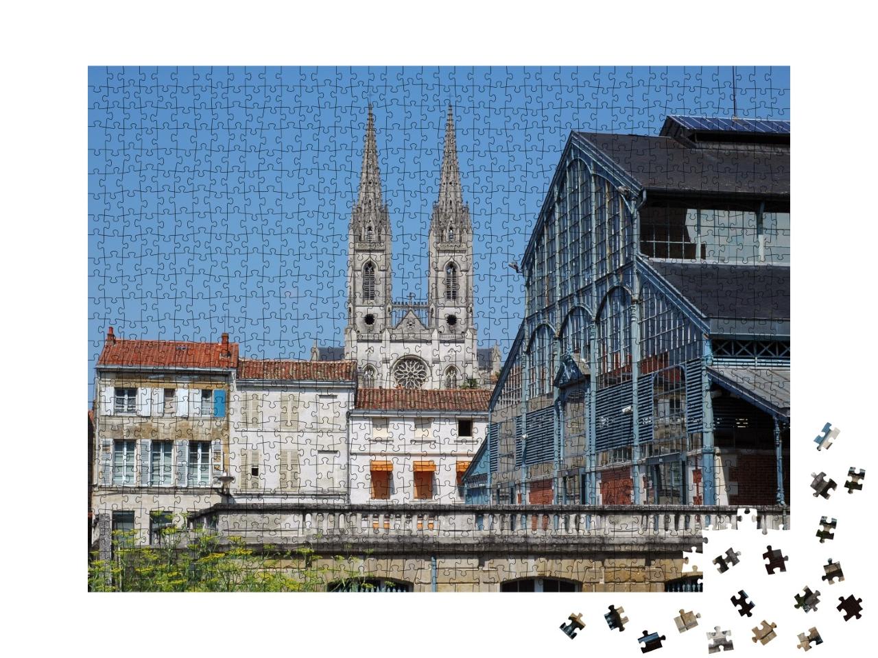 Puzzle de 1000 pièces « Niort (France) : sacré et profane. L'église et le marché. »