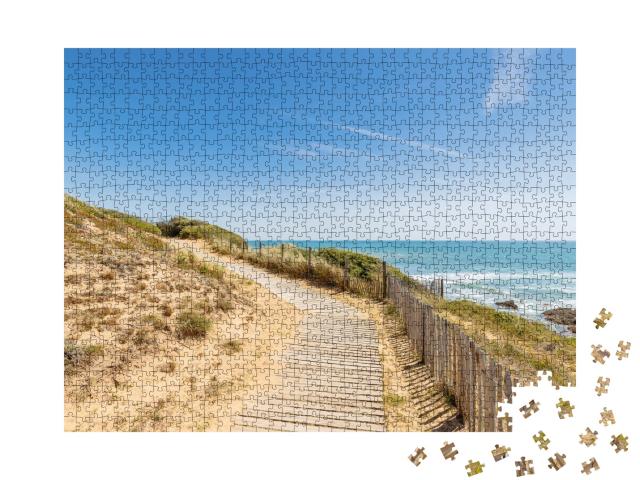 Puzzle de 1000 pièces « Vue sur la plage de la Pointe du Payre, Jard sur Mer, France un jour d'été, Vendée, France »