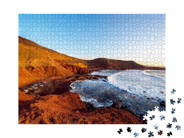 Puzzle de 1000 pièces « Baie El Golfo avec bateaux de pêche au coucher du soleil, Lanzarote, Espagne »