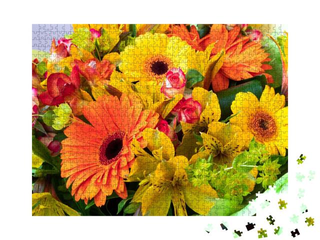 Puzzle de 1000 pièces « Gerbera jaune et orange dans un bouquet de fleurs »