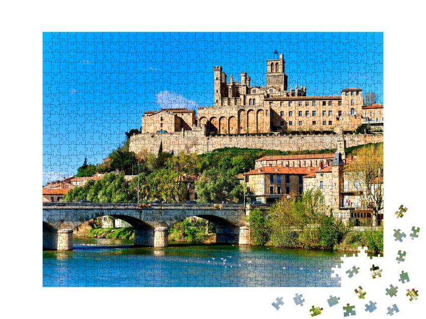 Puzzle de 1000 pièces « vieux pont en arc et la cathédrale Saint-Nazaire dans la ville de Béziers »