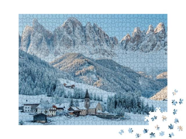 Puzzle de 1000 pièces « Village enneigé de Val di Funes, Tyrol du Sud, Italie »