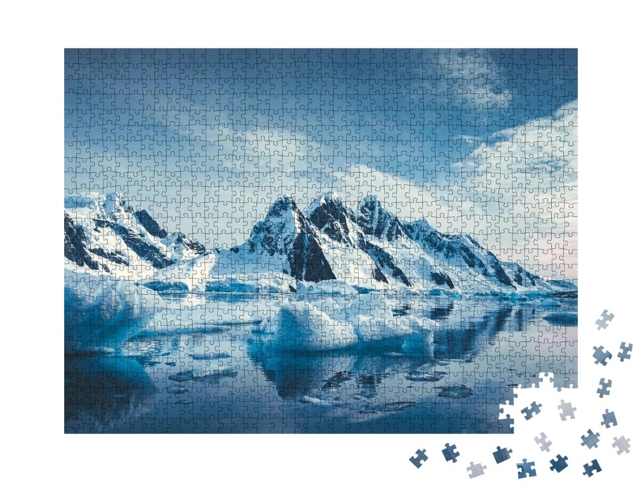 Puzzle de 1000 pièces « Hiver antarctique : montagnes couvertes de glace dans l'océan Austral »