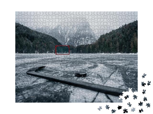 Puzzle de 1000 pièces « But de hockey sur glace sur une patinoire en plein air vide »