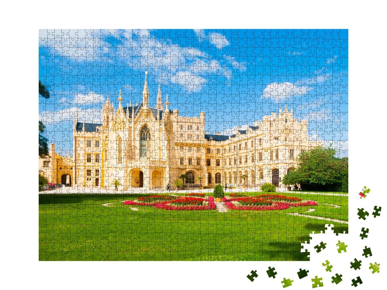 Puzzle de 1000 pièces « Château de Lednice par une journée d'été ensoleillée, Moravie, République tchèque »