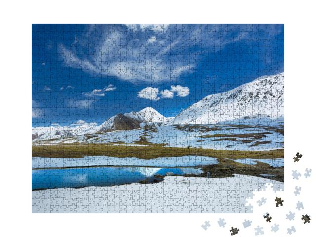 Puzzle de 1000 pièces « Beau sommet enneigé au col de Khunjerab dans le nord du Pakistan »