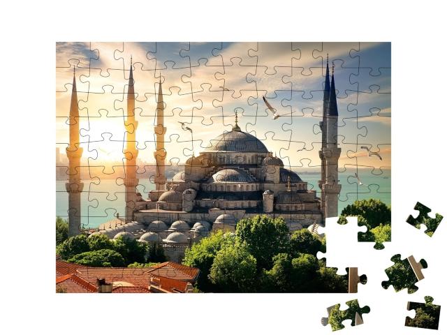 Puzzle de 100 pièces « Des mouettes au-dessus de la Mosquée bleue et du Bosphore à Istanbul »