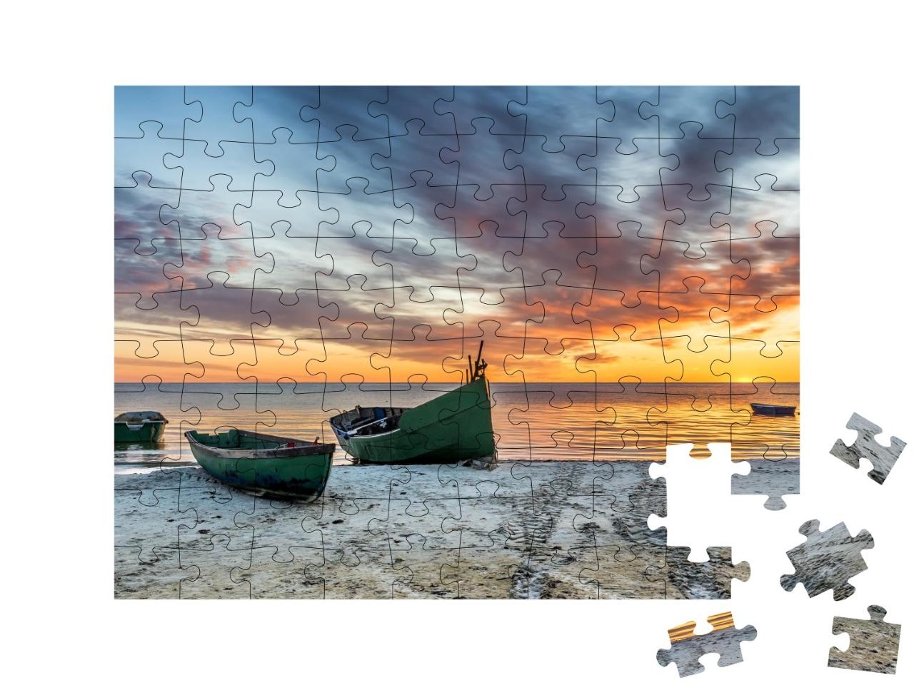 Puzzle de 100 pièces « Bateau de pêche ancré sur une plage de sable de la mer Baltique »