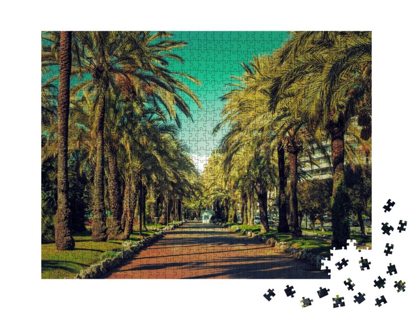 Puzzle de 1000 pièces « Ascension avec palmiers sur la Croisette à Cannes : palmeraie dans la roseraie »