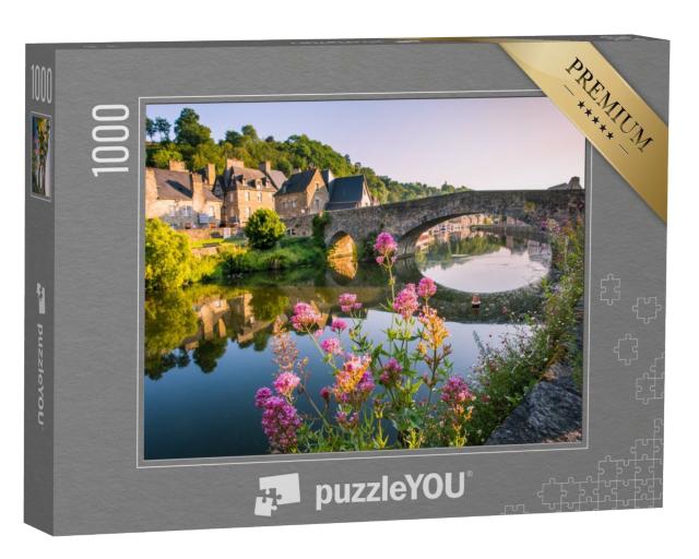 Puzzle de 1000 pièces « Pont médiéval et maisons en pierre sur la rivière Rance, Bretagne, France »