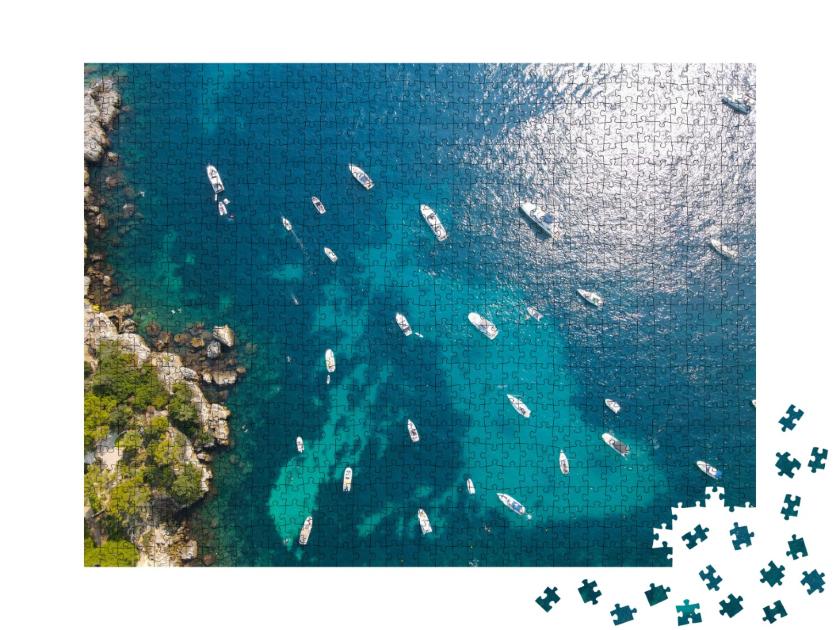 Puzzle de 1000 pièces « Vue aérienne du Cap d'Antibes et de la Baie des Billionnaires. Côte d'Azur. »