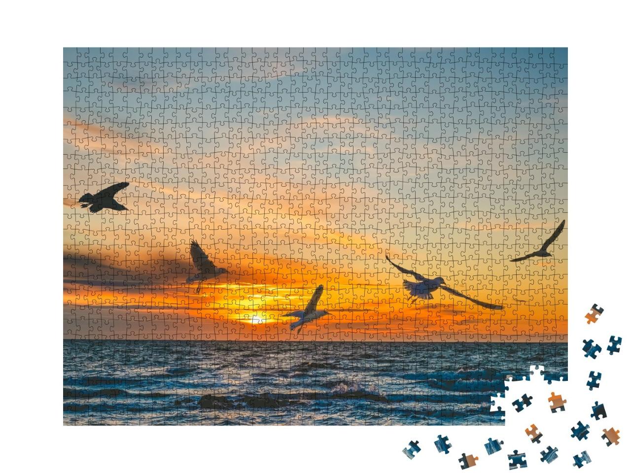 Puzzle de 1000 pièces « Mouettes en vol au coucher du soleil sur la mer »