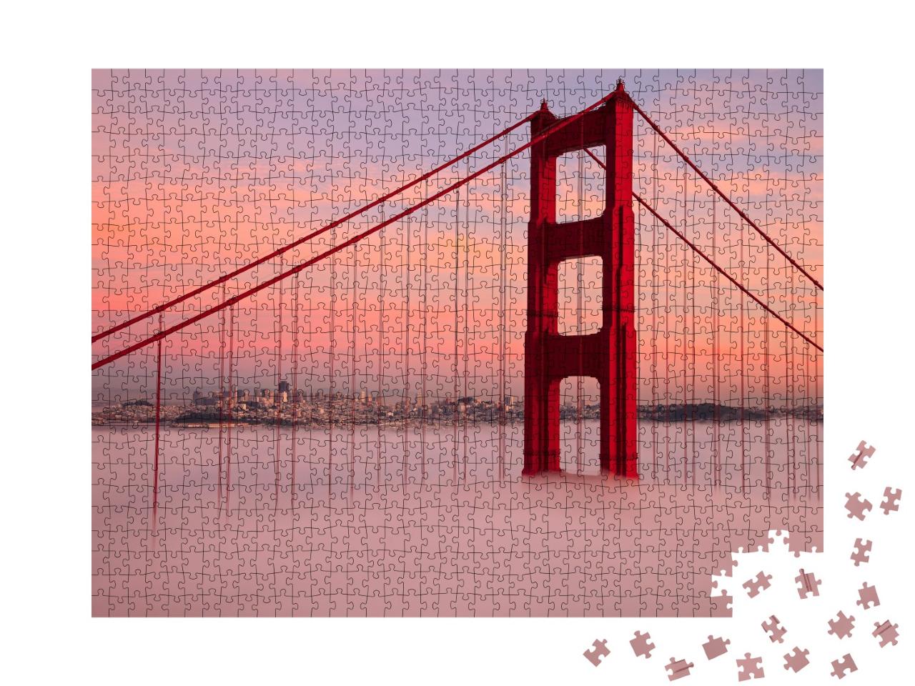 Puzzle de 1000 pièces « Tour du Golden Gate Bridge dans le brouillard »