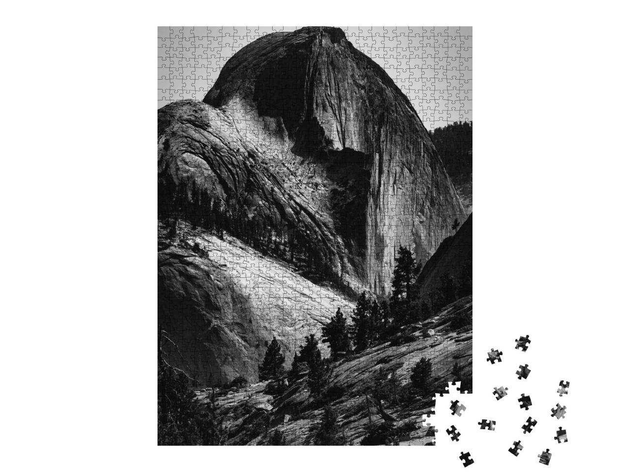 Puzzle de 1000 pièces « Half Dome dans le parc national de Yosemite, noir et blanc »