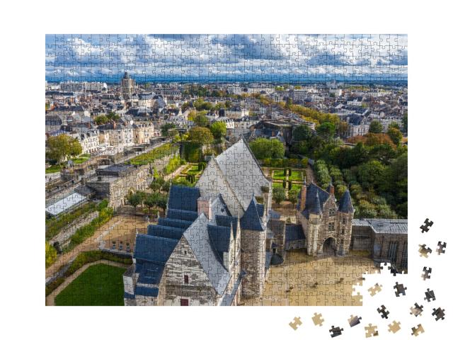 Puzzle de 1000 pièces « Vue aérienne du célèbre château d'Angers dans la vallée de la Loire, ouest de la France »