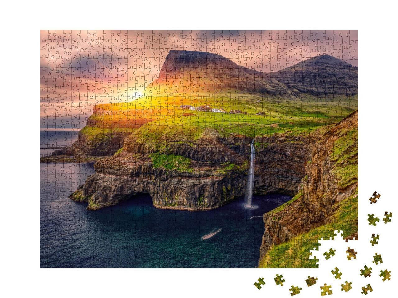 Puzzle de 1000 pièces « Chute d'eau à Gasadalur au coucher du soleil »