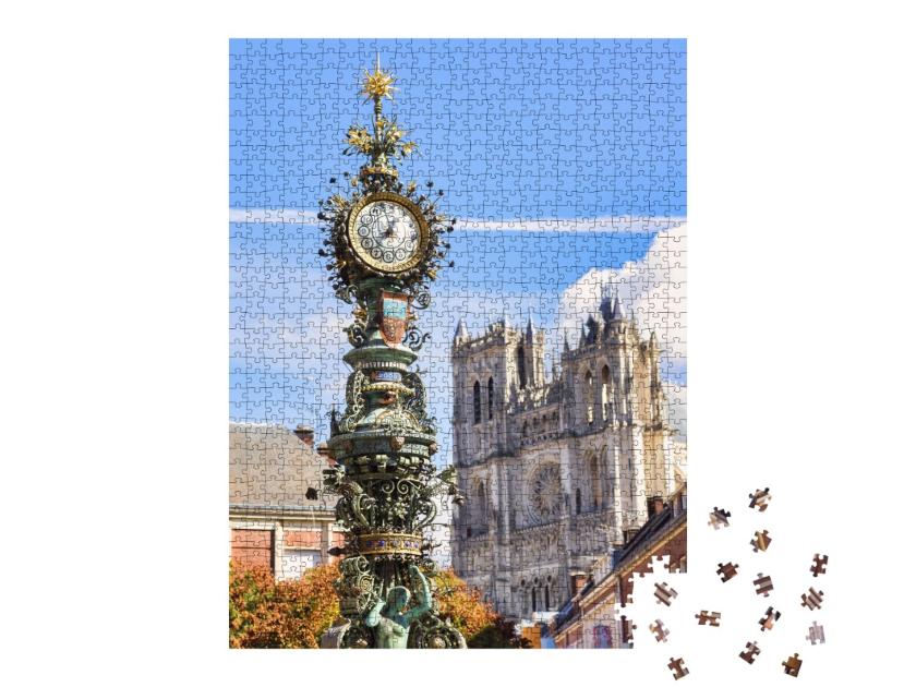 Puzzle de 1000 pièces « horloge de rue historique avec la célèbre cathédrale d'Amiens »