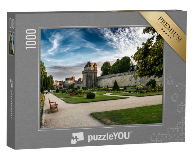 Puzzle de 1000 pièces « Remparts et jardin antiques dans la ville médiévale de Vannes sur la côte atlantique »
