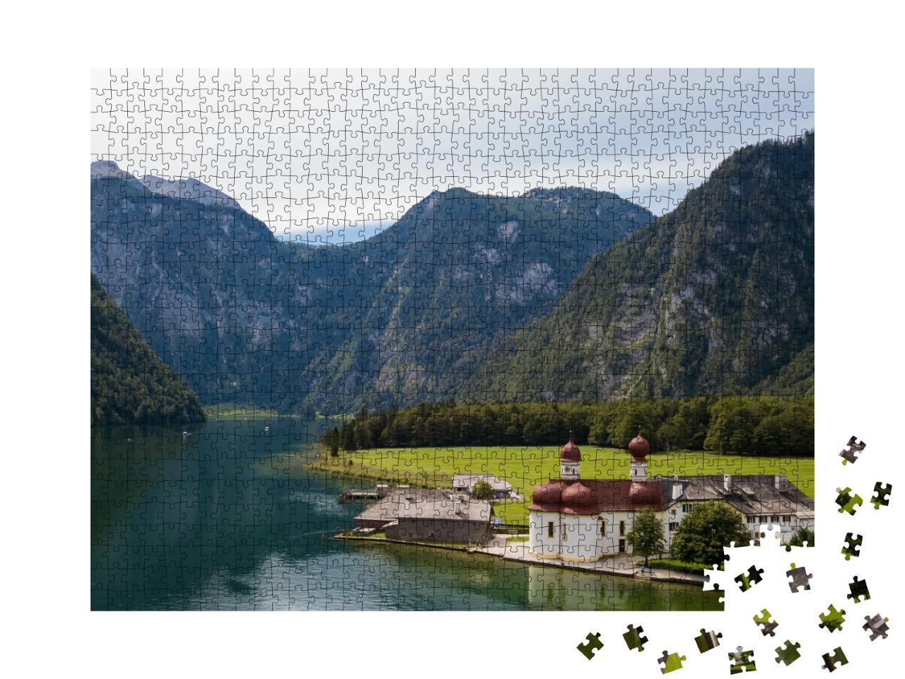 Puzzle de 1000 pièces « Vue magnifique sur l'église St. Bartholomäus avec le Watzmann et la Zugspitze »