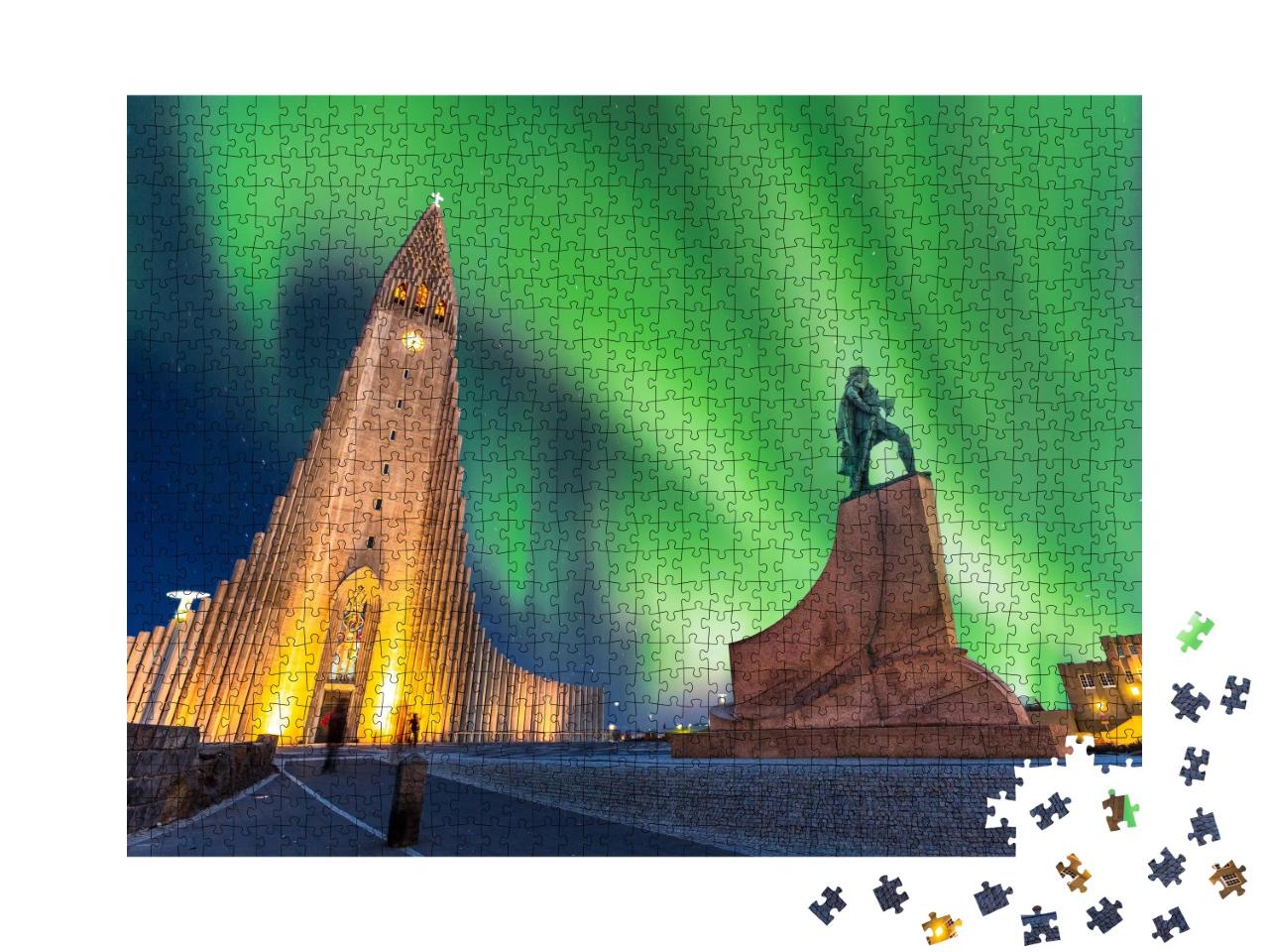 Puzzle de 1000 pièces « Aurores boréales au-dessus de l'église Hallgrimskirkja à Reykjavik, Islande »