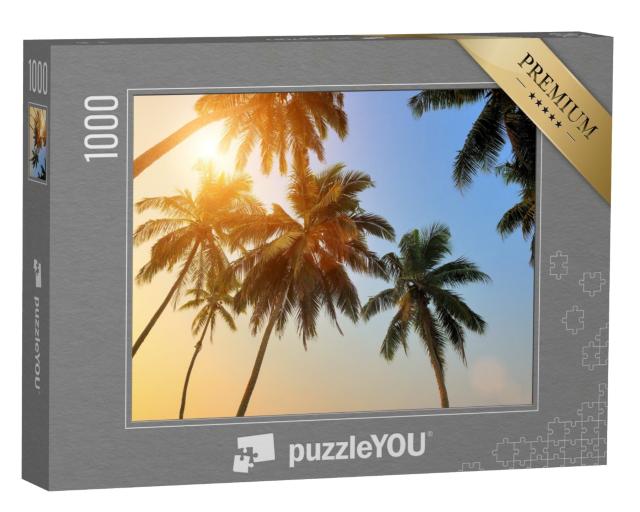 Puzzle de 1000 pièces « Beau coucher de soleil tropical avec des palmiers sur la plage »