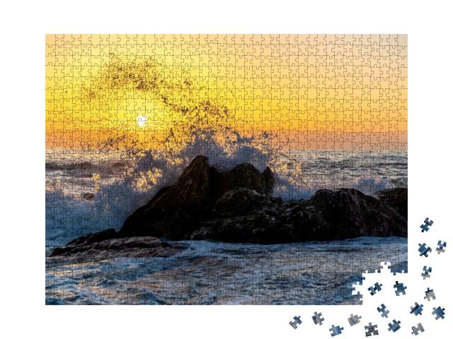Puzzle de 1000 pièces « Vagues de l'Atlantique au coucher du soleil, Miramar près de Porto »