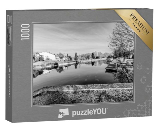 Puzzle de 1000 pièces « Le bateau est amarré près du dock flottant du canal de Pagny sur Meuse »