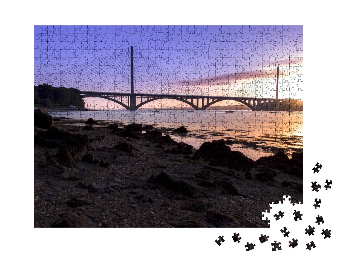 Puzzle de 1000 pièces « Coucher de soleil sur le pont de Brest, France »