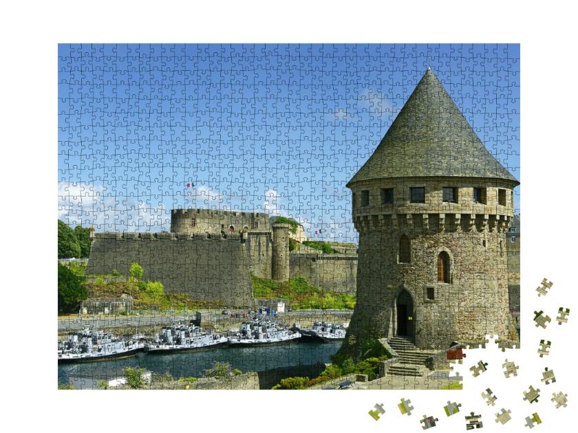 Puzzle de 1000 pièces « Tour Tanguy et vieux château de la ville de Brest, Finistère, Bretagne, France »