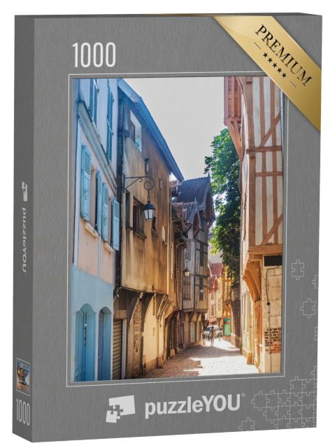 Puzzle de 1000 pièces « Vue de la rue du centre-ville de Troyes, France »