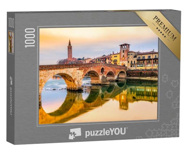Puzzle de 1000 pièces « Ambiance du soir sur l'Adige et Ponte di Pietra à Vérone, Italie »