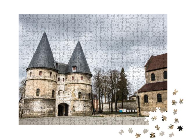 Puzzle de 1000 pièces « Le musée provincial de Beauvais près de la cathédrale Saint-Pierre, Oise, France »