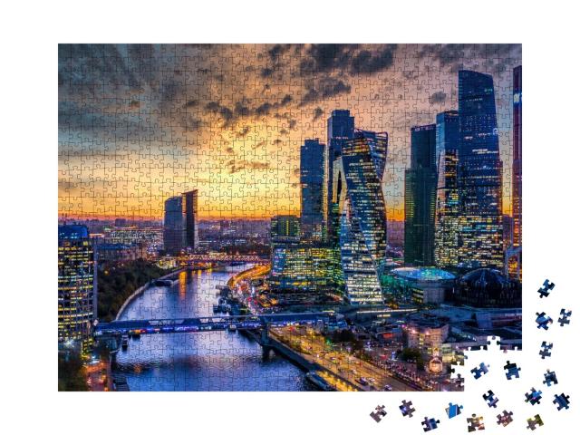Puzzle de 1000 pièces « Skyline de Moscou avec gratte-ciel et rivière, automne »