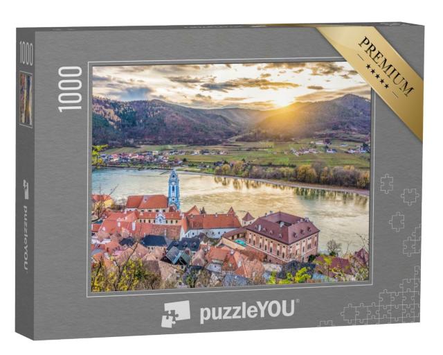 Puzzle de 1000 pièces « Vue panoramique de la vallée de la Wachau avec la ville historique de Durnstein, Autriche »