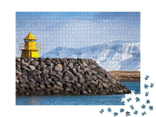 Puzzle de 1000 pièces « Phare jaune sur brise-lames en pierre devant le port de Reykjavik »