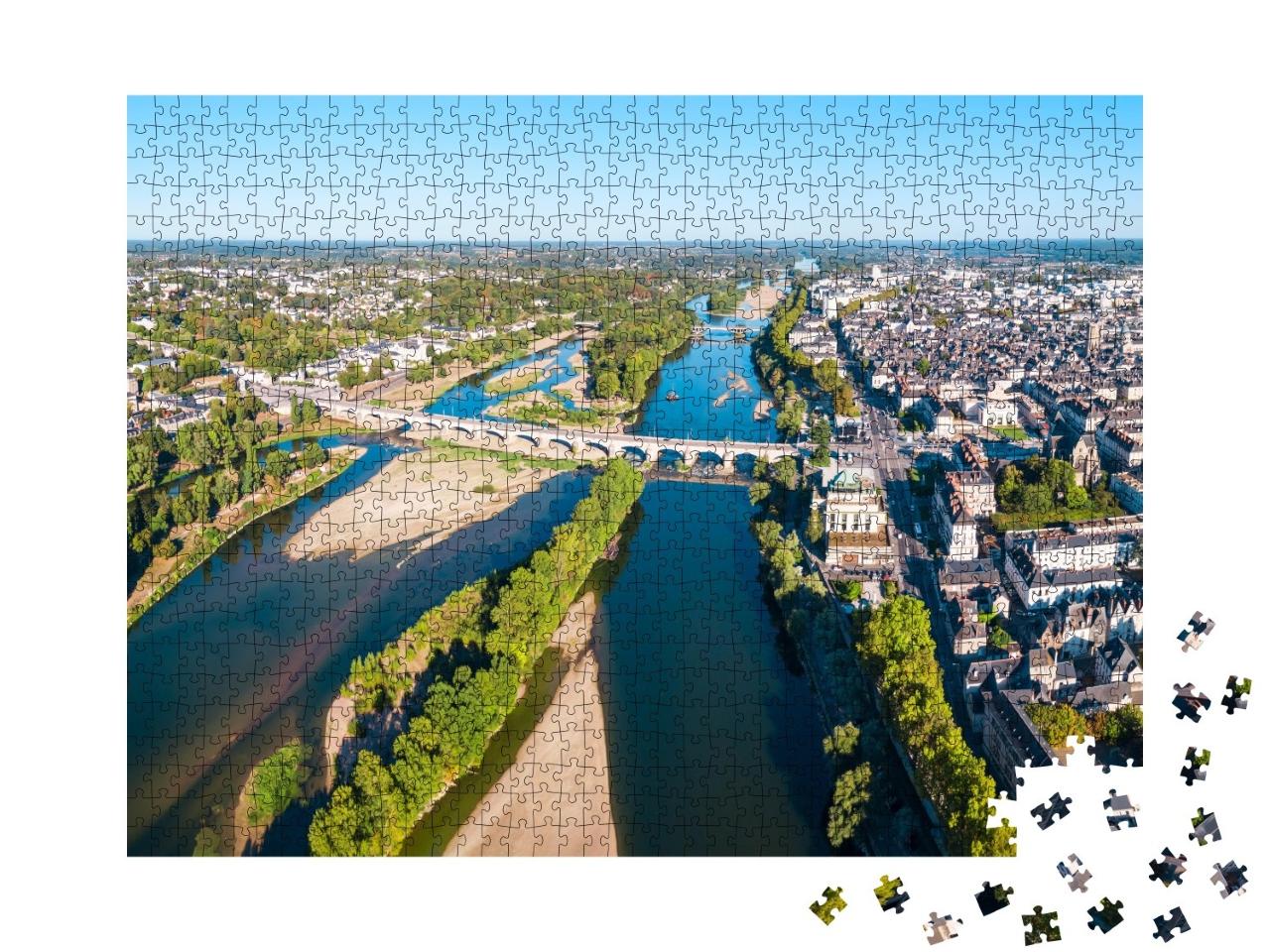 Puzzle de 1000 pièces « Vue aérienne de Tours dans la vallée de la Loire, France »