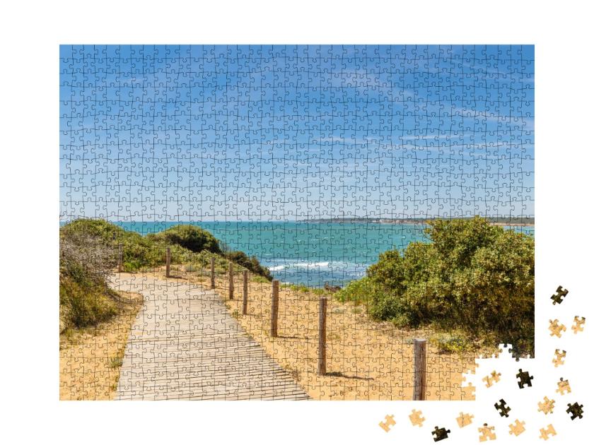 Puzzle de 1000 pièces « Vue sur la plage de la Pointe du Payre, Jard sur Mer, France un jour d'été, Vendée, France »