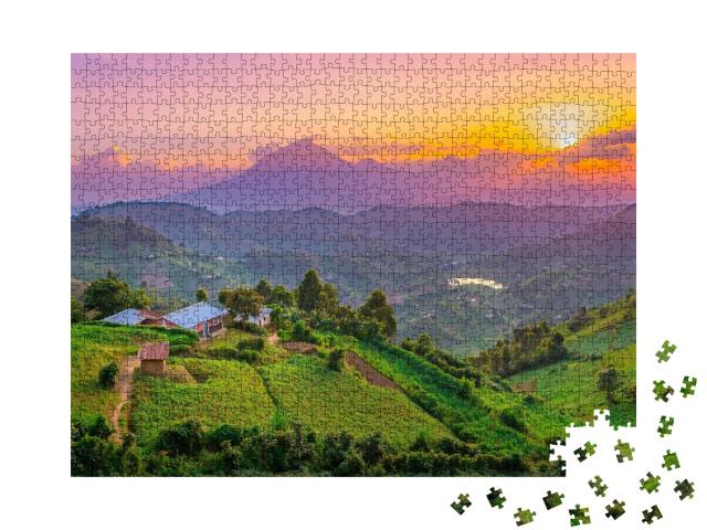 Puzzle de 1000 pièces « Coucher de soleil sur les collines et les prairies de Kisoro, Ouganda, Afrique »