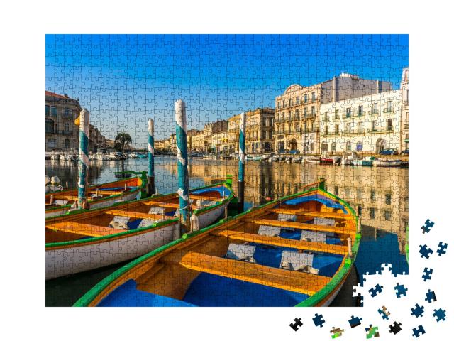 Puzzle de 1000 pièces « Bateaux sétois sur le canal royal à Sète, dans l'Hérault, en Occitanie, France »