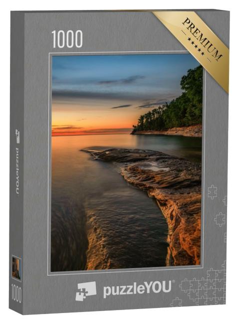 Puzzle de 1000 pièces « Coucher de soleil sur le Pictured Rocks National Lakeshore, Lake Superior, Michigan »