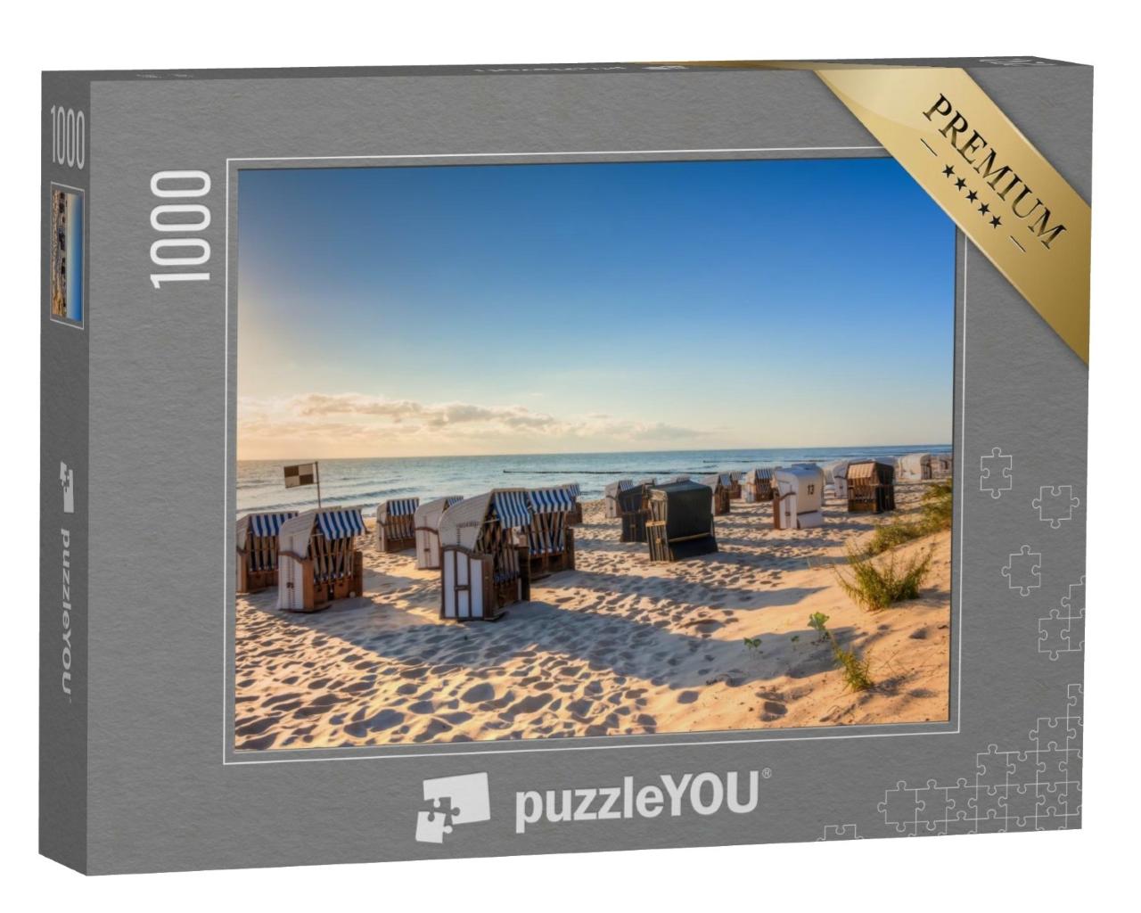 Puzzle de 1000 pièces « Plage avec de nombreuses chaises de plage après le lever du soleil »