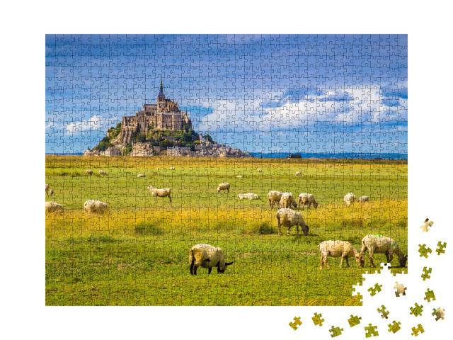 Puzzle de 1000 pièces « Le Mont Saint-Michel avec des moutons dans de verts pâturages, Normandie, France »
