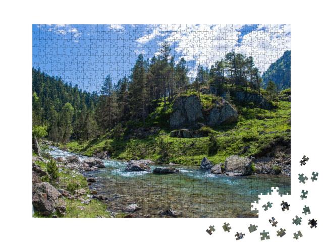 Puzzle de 1000 pièces « Beau paysage de la vallée du Marcadau dans les Pyrénées françaises, voyage à Cauterets, France. »