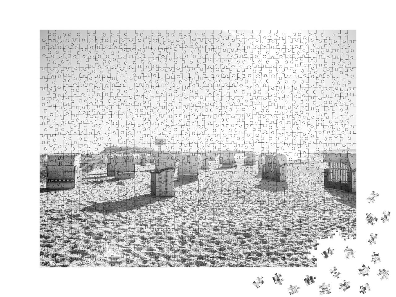 Puzzle de 1000 pièces « Chaises de plage sur la plage de la mer Baltique au soleil »