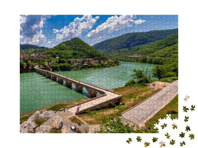 Puzzle de 1000 pièces « Pont de pierre Mehmed Pacha Socolovic sur la rivière Drina »